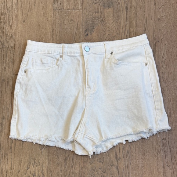 Abound Pants - Abound Cream Jean Shorts for Women Size 31